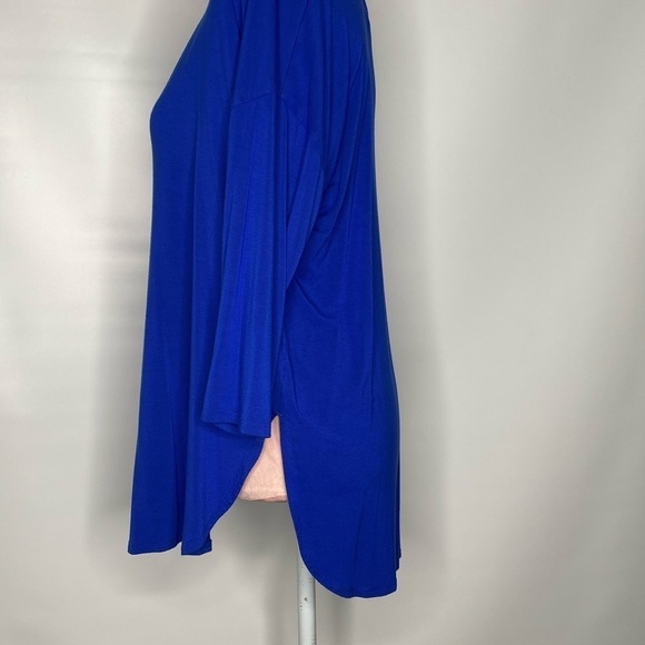 BABATON blue top. - Picture 3 of 11